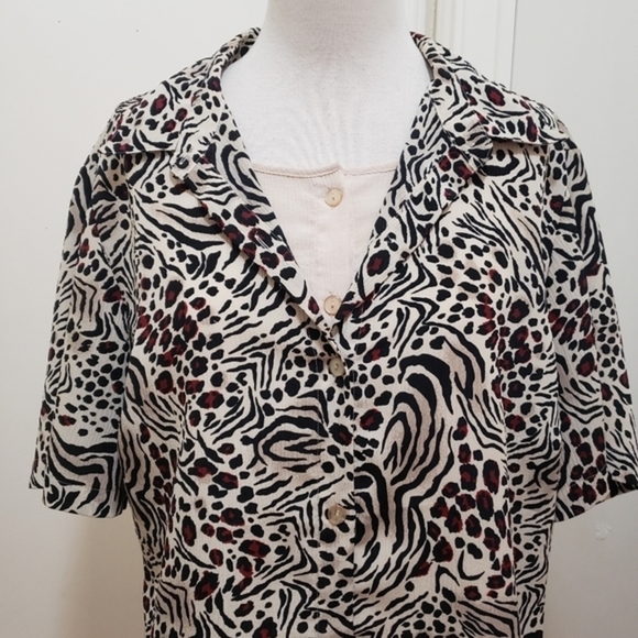 3/$35 button down blouse xl - Picture 4 of 7